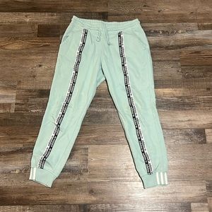 🩵 Adidas sweatpants 🩵